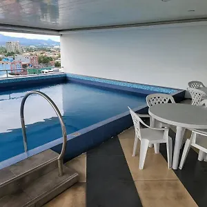 Kandi Big 1 Bedroom King Bed, Free Housekeeping, Wi-fi Angeles